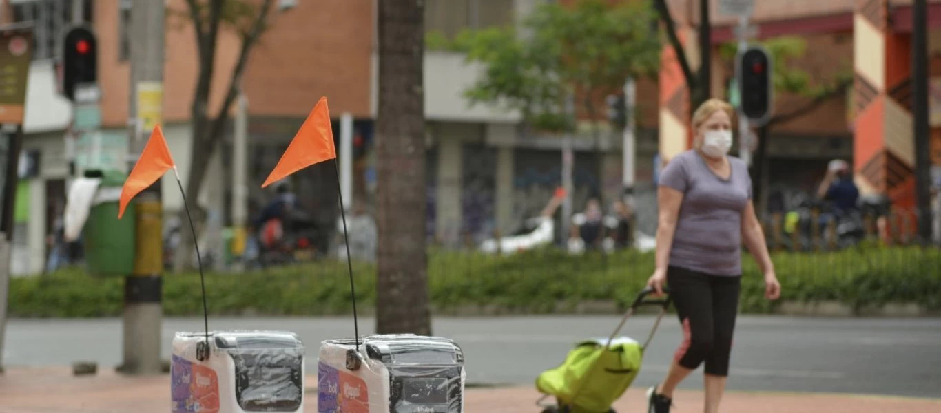 Κολομβιανοί μηχανικοί κατασκεύασαν ένα ειδικό κράνος για τον κορωνοϊό (βίντεο)